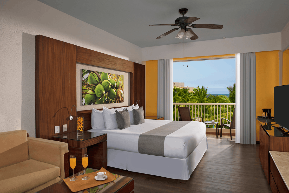 Habitación Deluxe con vista al mar en Krystal Grand Nuevo Vallarta.